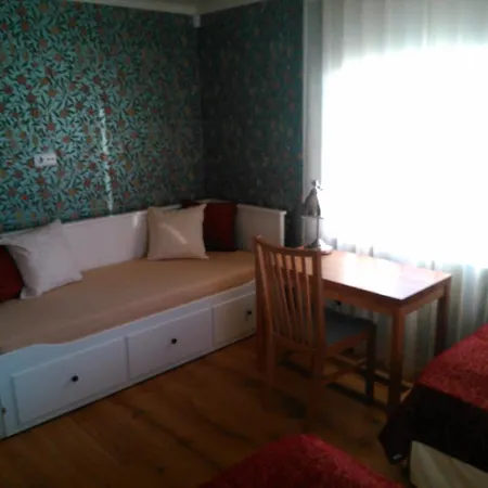 Tatil Evi Joosti Puhkemaja Toutsi